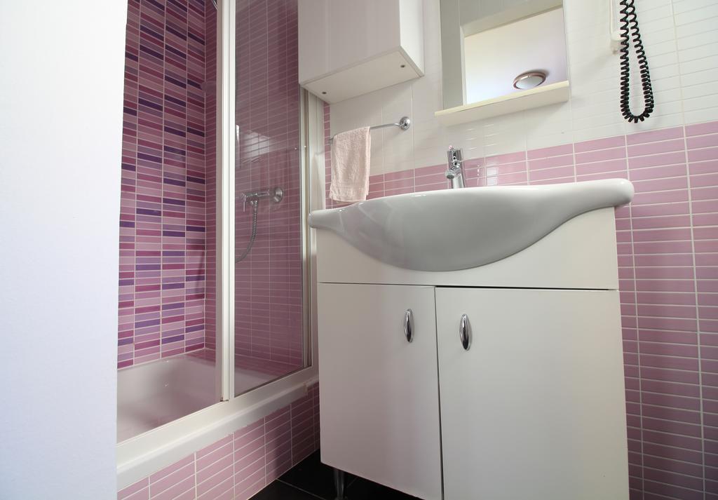 Apartments Lavanda Primosten Ngoại thất bức ảnh